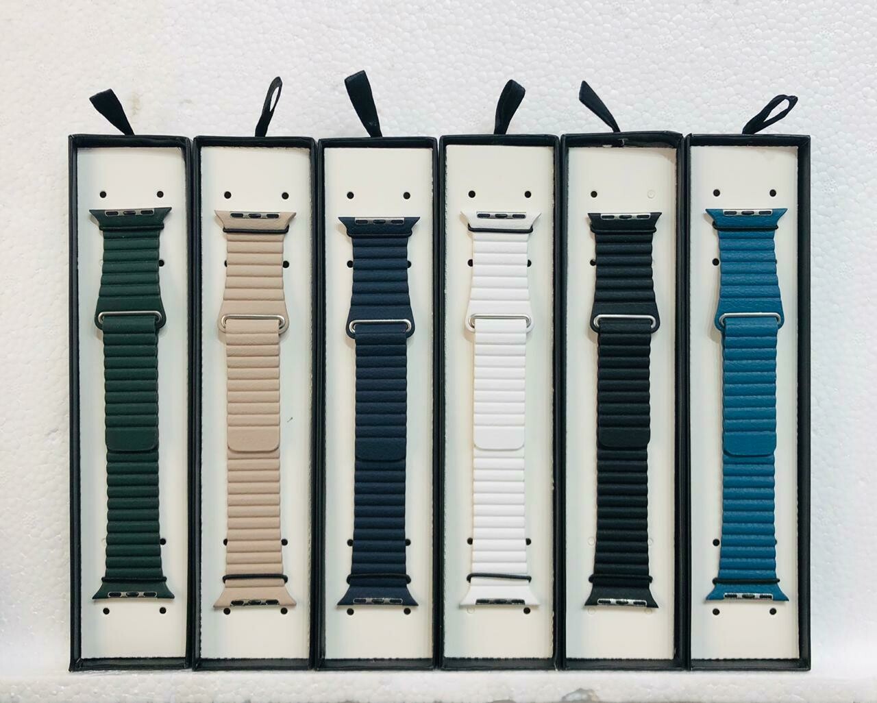 Apple Watch Magnetic Strap – Sleek & Secure