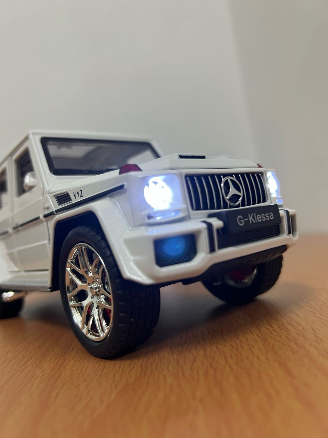 Premium G-Wagon Metal Toy with Smoke Effect & Open Doors