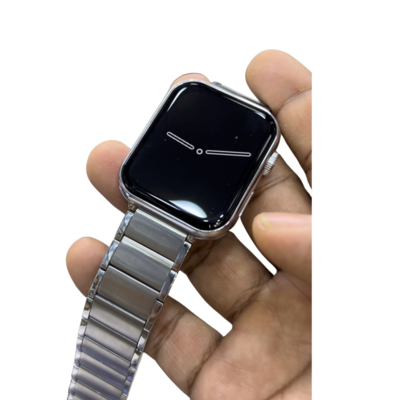 Stylish Smartwatch with Magnetic Steel Strap