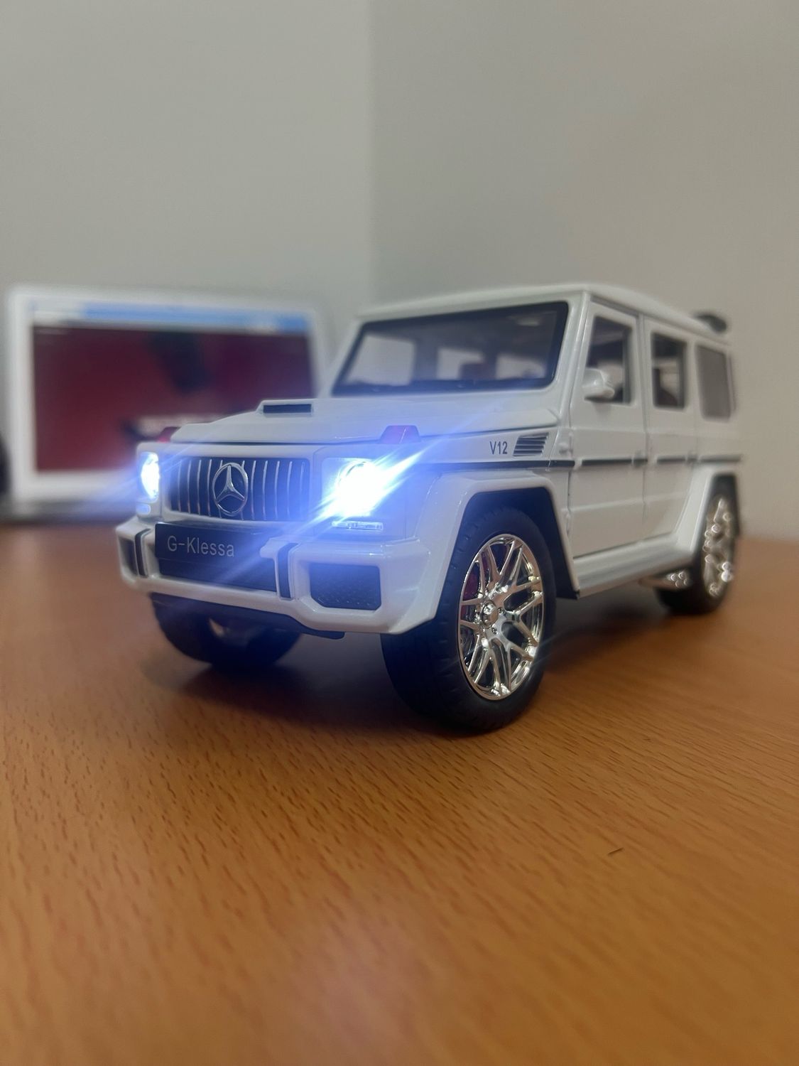 Premium G-Wagon Metal Toy with Smoke Effect & Open Doors