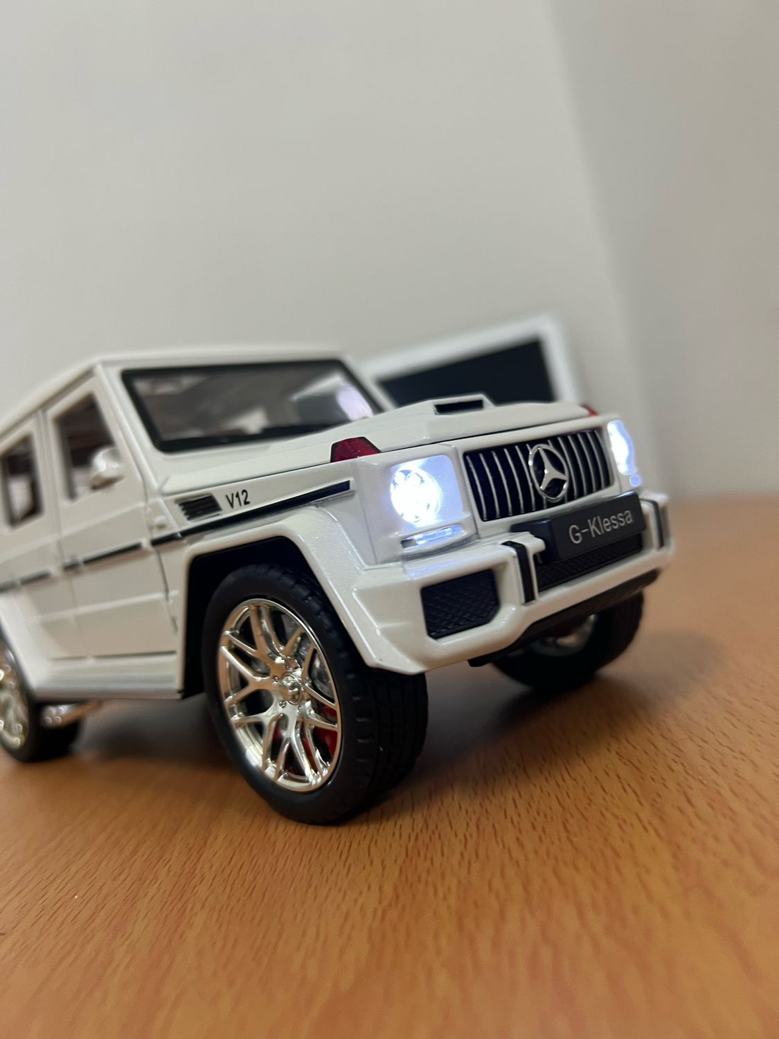 Premium G-Wagon Metal Toy with Smoke Effect & Open Doors