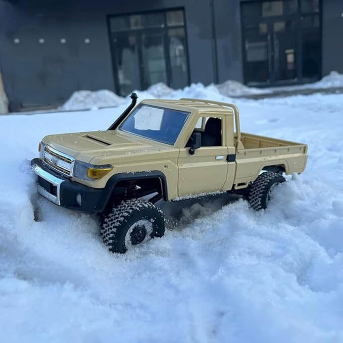 Full-Scale 4WD LC79 Toyota RC Crawler 1:12 – Powerful Off-Road Remote Control Car in Yellow | Realistic Desert Edition