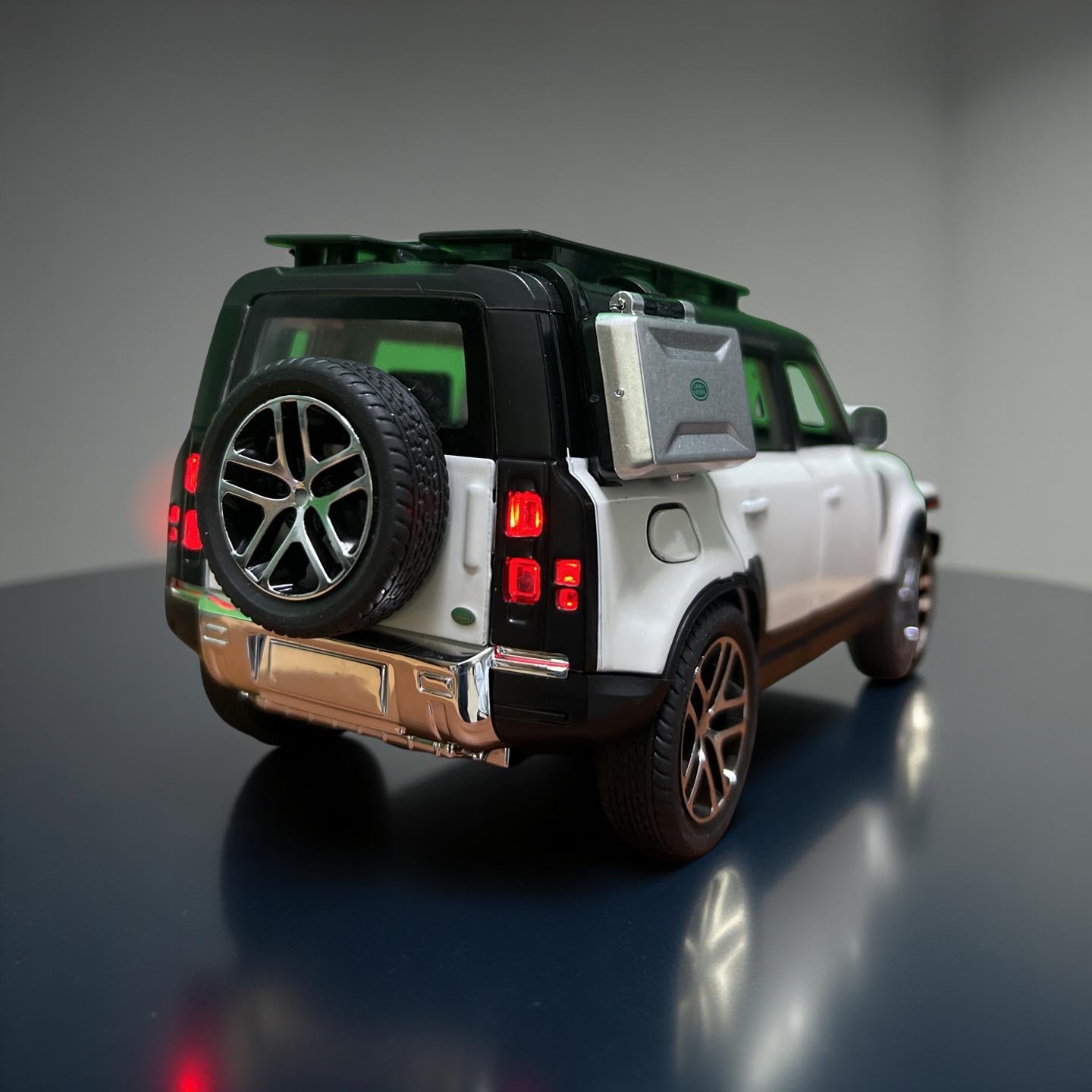 DEFENDER 4x4 Metal SUV Toy Car – Openable Doors, Lights & Sounds, Pull-Back Action