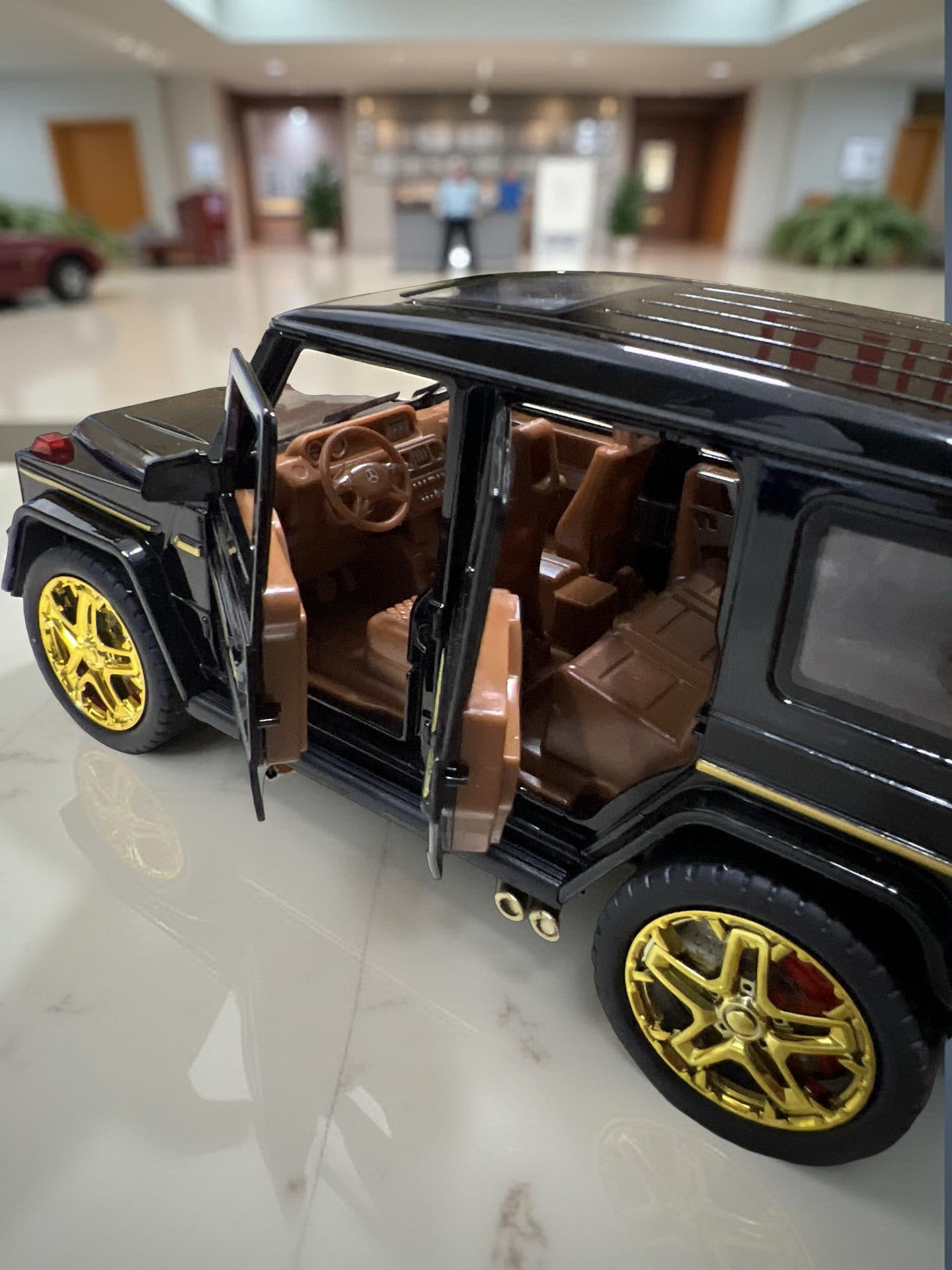 G-Wagon Metal Toy Car – 21cm, Pull-Back Action, Openable Doors, Light Sound, Premium Metal Body